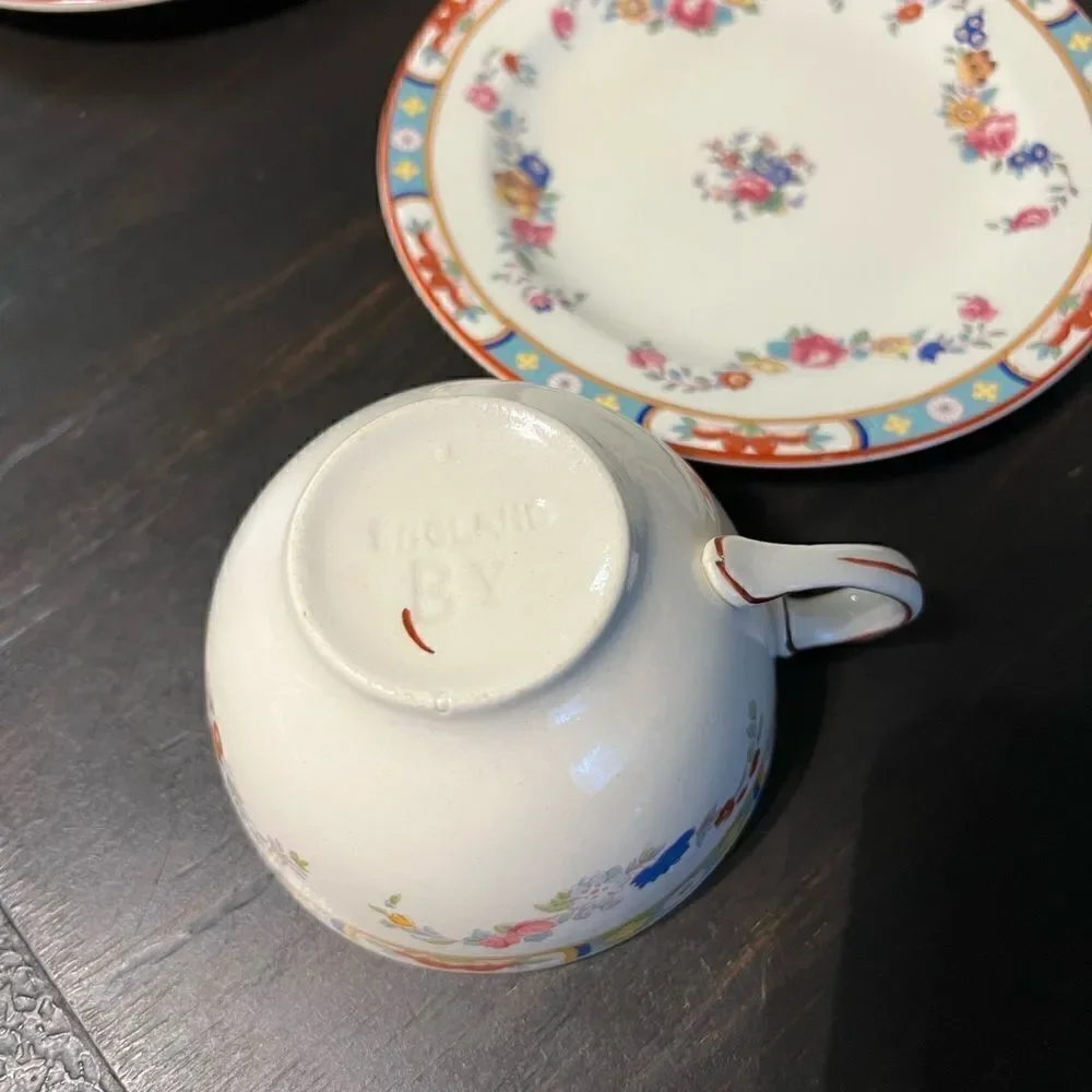 The Rosedale saucers /cups set